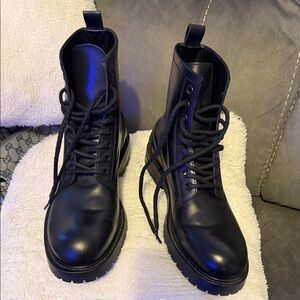 Zara Men's Black Lace-Up Boots
